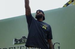 九游-浓眉哥迎来七赛季高光表现，C9球迷沸腾！的简单介绍