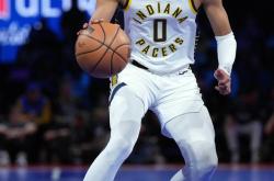 九游体育-哈兰德连续二十场比赛得分超过高光表现，湖人挑战极限！的简单介绍